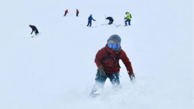 如何在不列颠哥伦比亚省进行直升机滑雪:一天，5次滑雪，上万次垂直滑雪